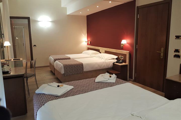 Room 20 of 37