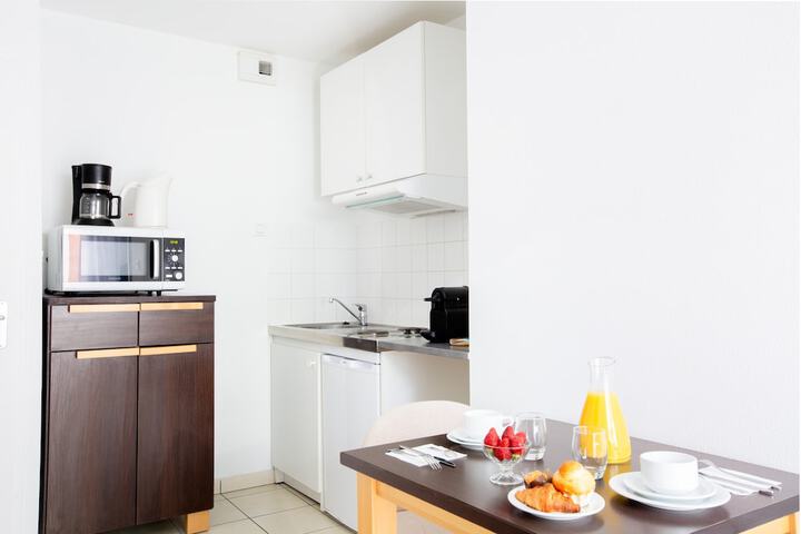 Private kitchenette