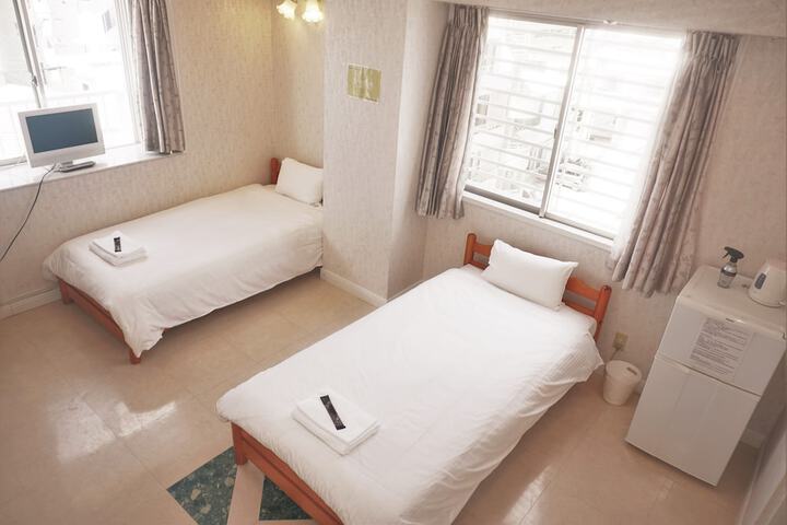 Room 5 of 82