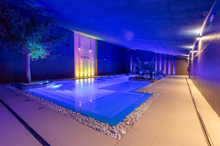 Pools & Facilities