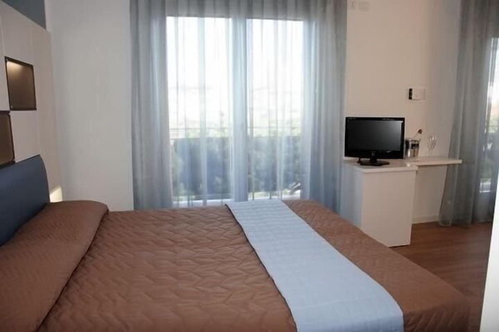Room 5 of 23