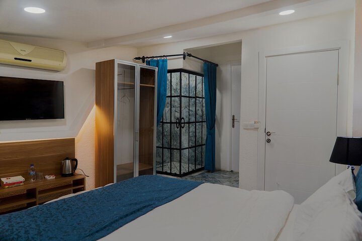 Room 19 of 50