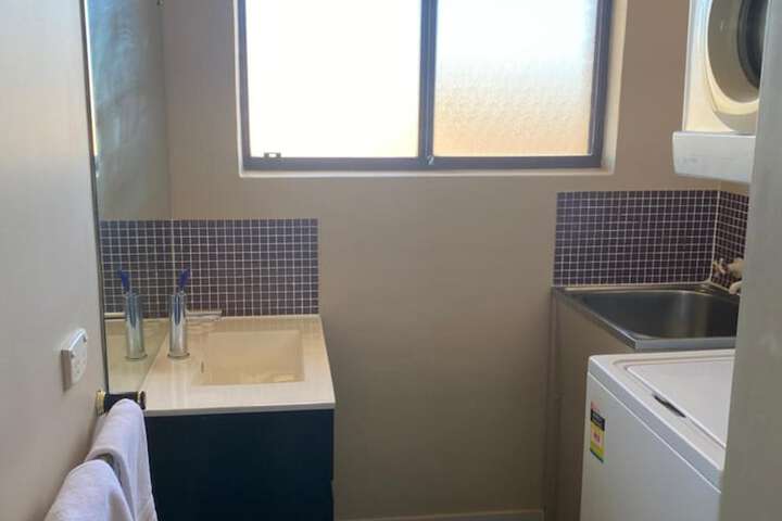 Room 33 of 42