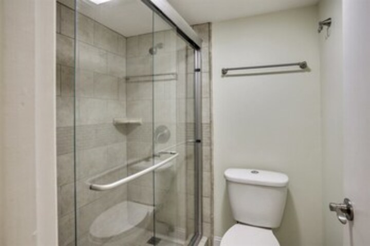 Room 2 of 28