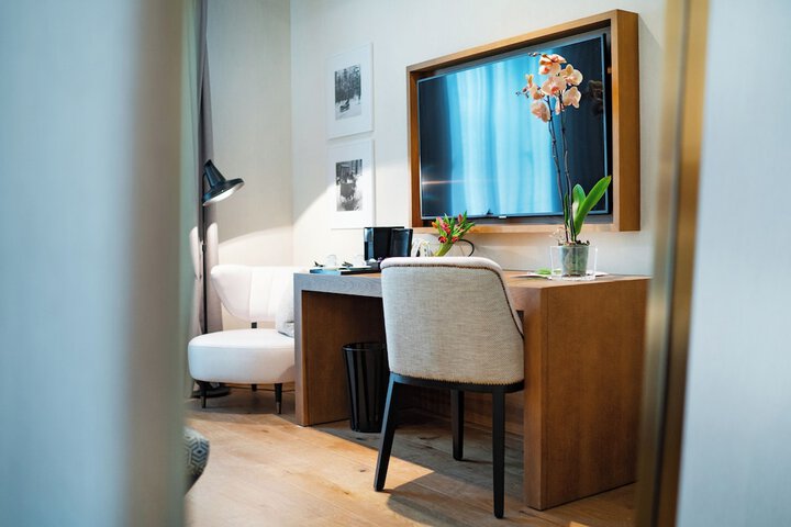 Room 11 of 64
