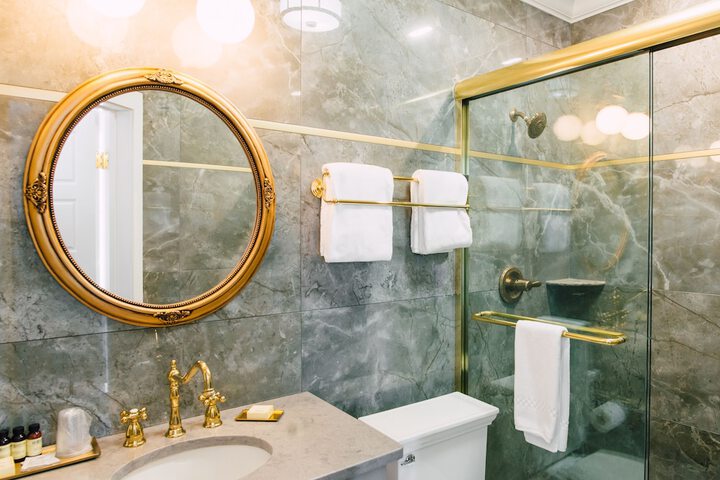 Comfort Room 1 King Bed Private Bathroom (17 of 32)