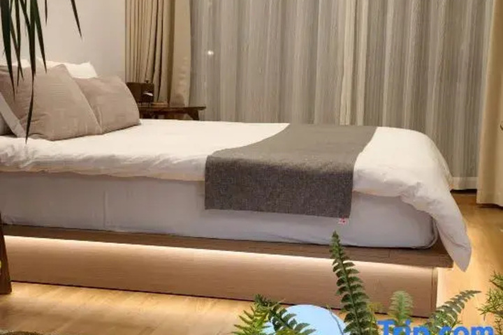 Room 2 of 3