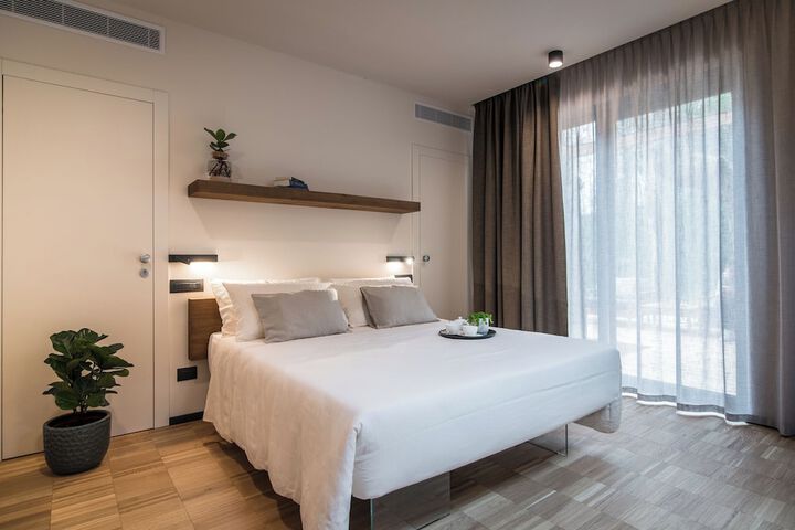 Room 60 of 173