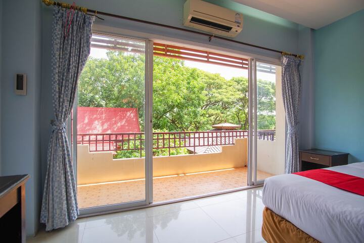 Room 3 of 49