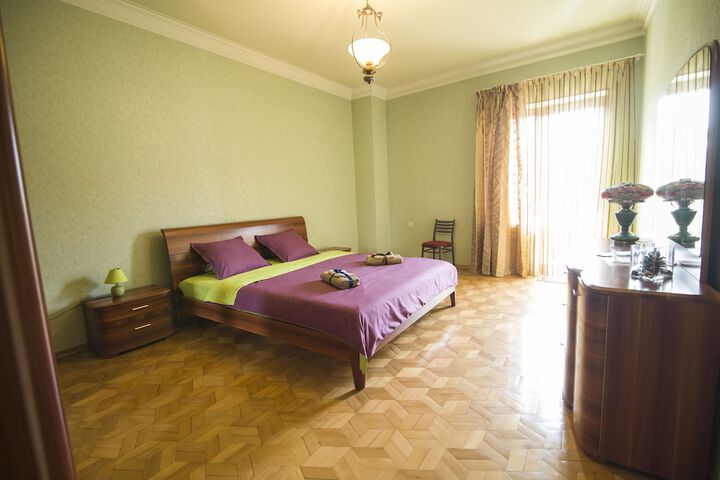 Room 1 of 13
