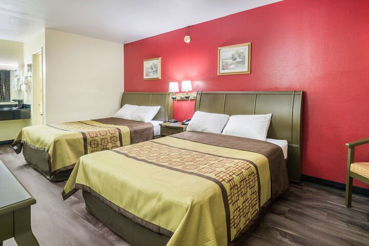 2 Queen Beds (4 of 8)