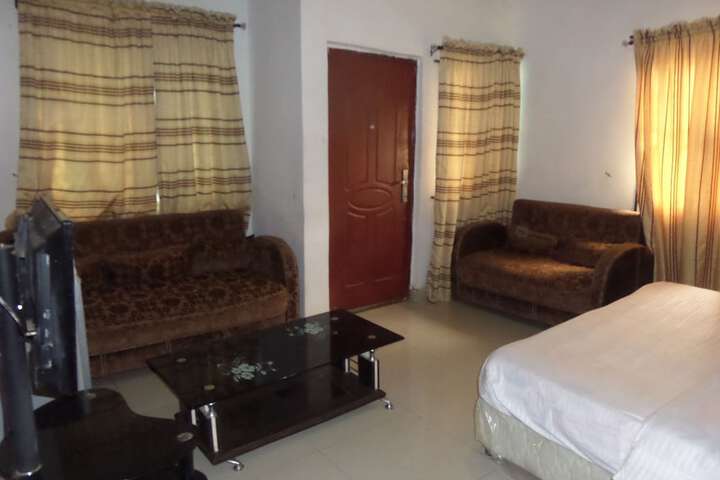 Room 13 of 19
