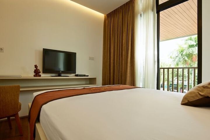 Room 6 of 25