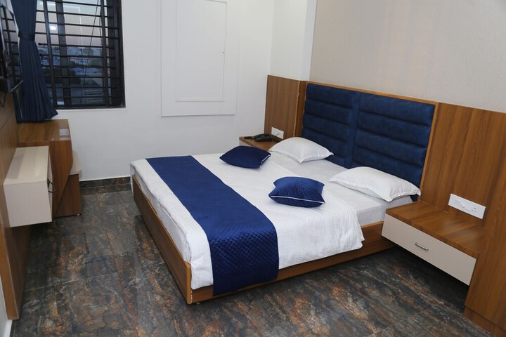 Room 14 of 26