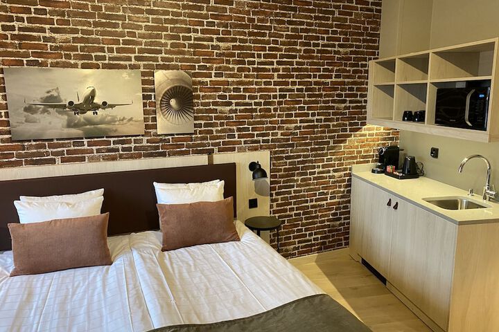 Room 17 of 117