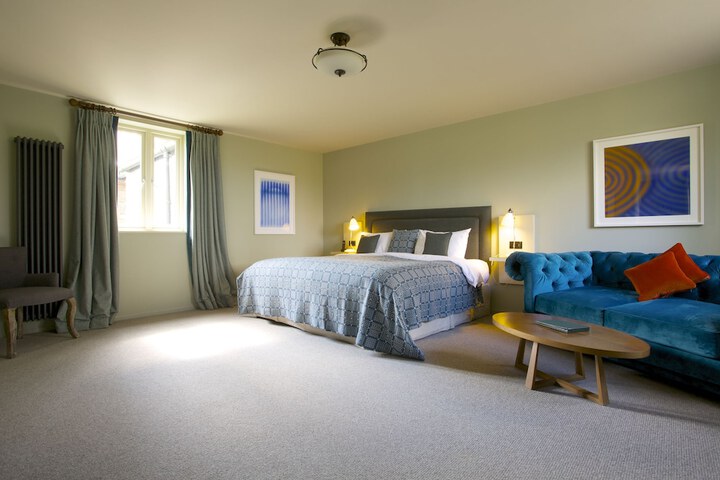Room 8 of 71