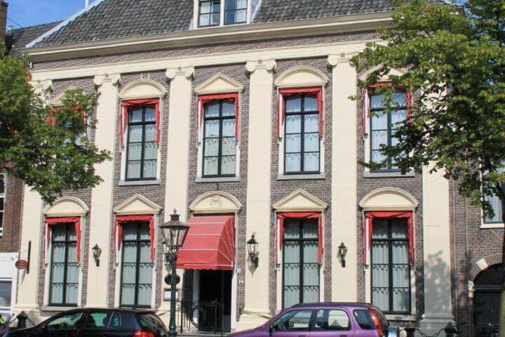 De Doelen