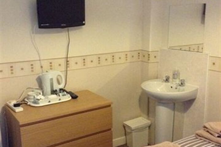 Room 10 of 11