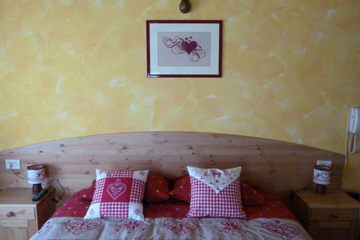 Room 11 of 25