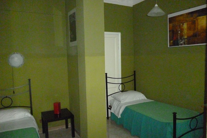 Room 10 of 37