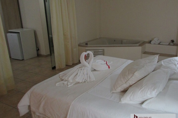 Room 35 of 77