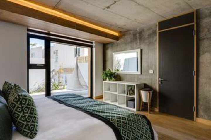 Room 7 of 28