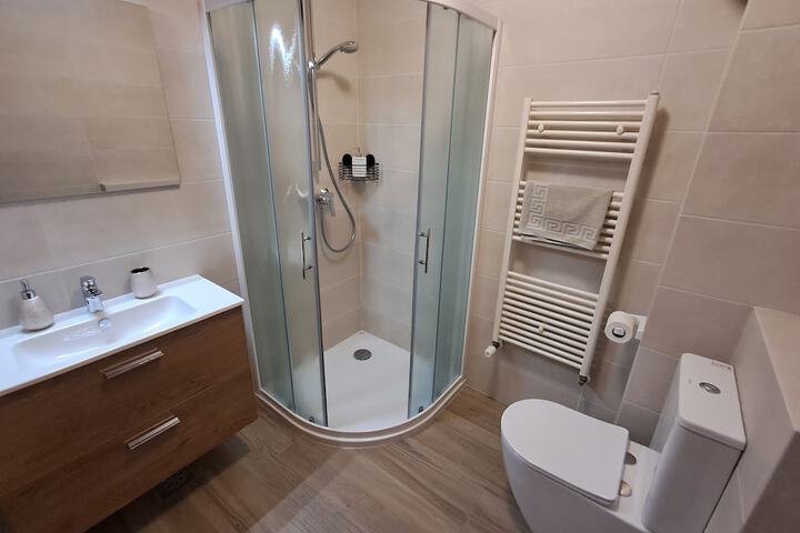 Room 8 of 22