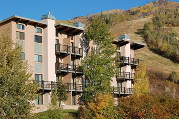 Exterior of Storm Meadows Club Condominiums