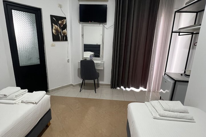 Room 45 of 98