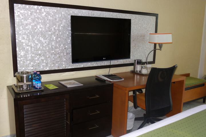 Room 6 of 87