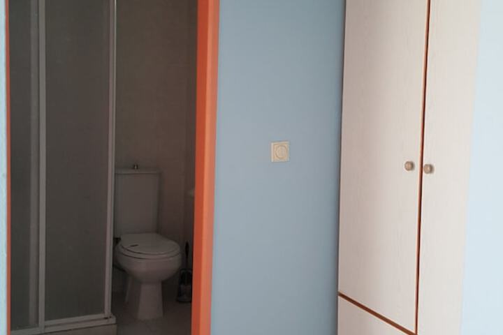 Room 28 of 62
