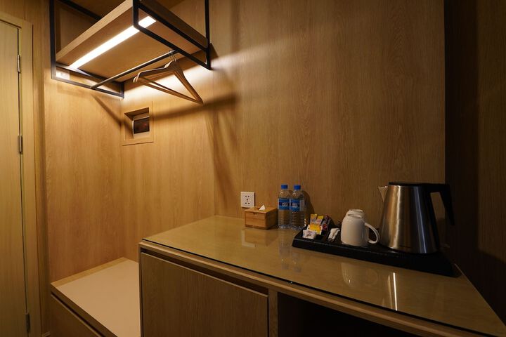 Room 3 of 64