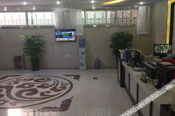 Junqiang Business Hotel