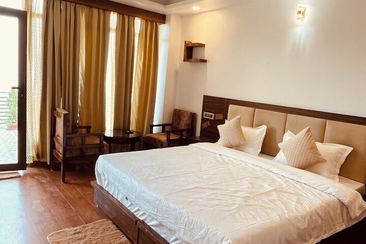 Room 4 of 53