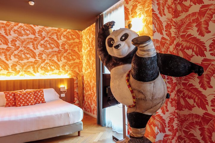 Room 28 of 130