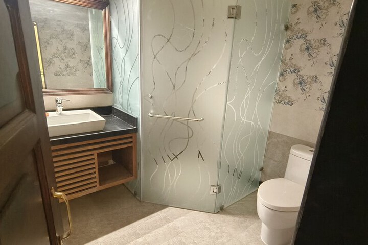 Room 20 of 33