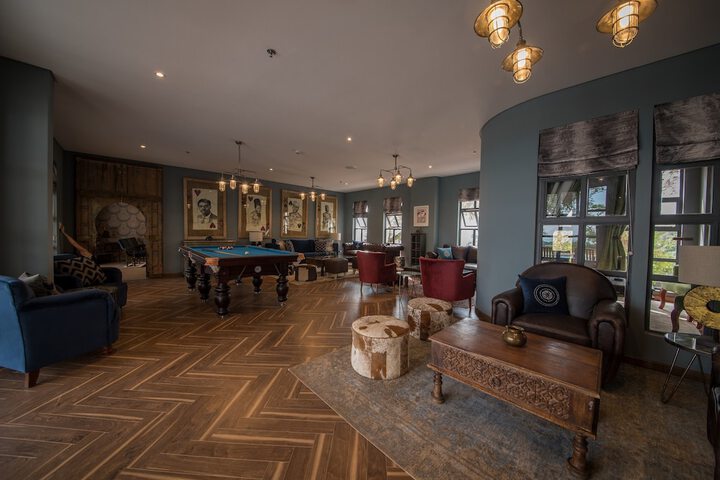 Lounge 118 of 160