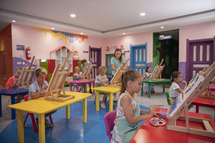 Childrens Activities 124 of 225