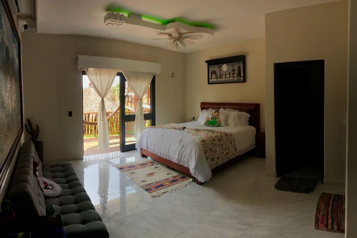 Room 33 of 115