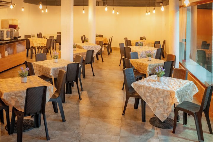Dining 56 of 77