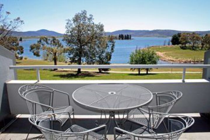 Horizons 418 Lake Jindabyne Waterfront