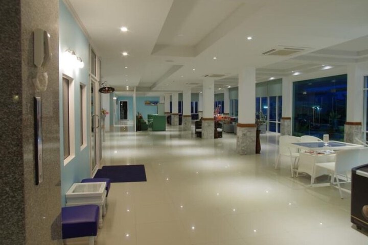 Guest Lobby