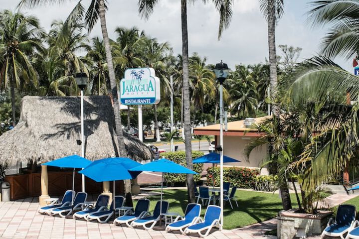 Hotel Pool