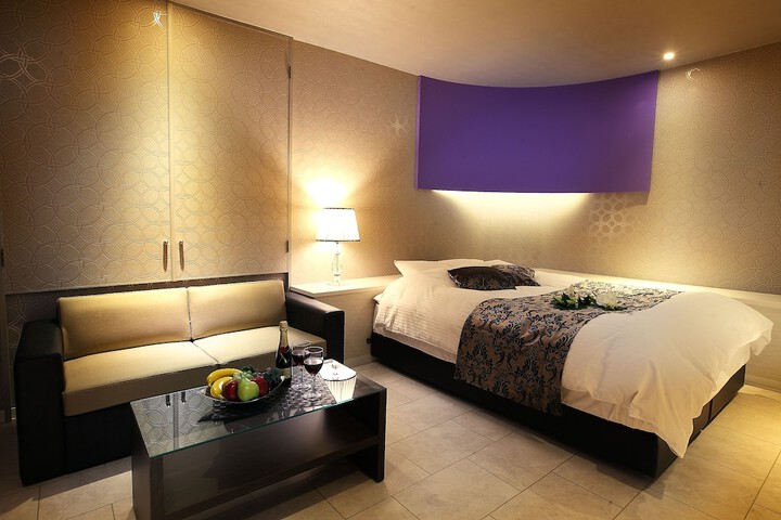 Room 8 of 43