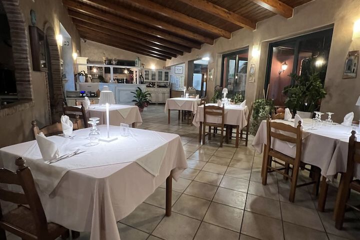 Dining 136 of 183