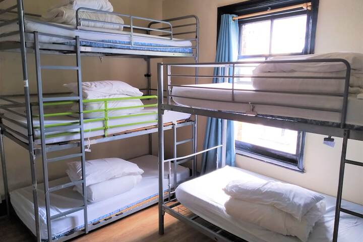 Room 5 of 13
