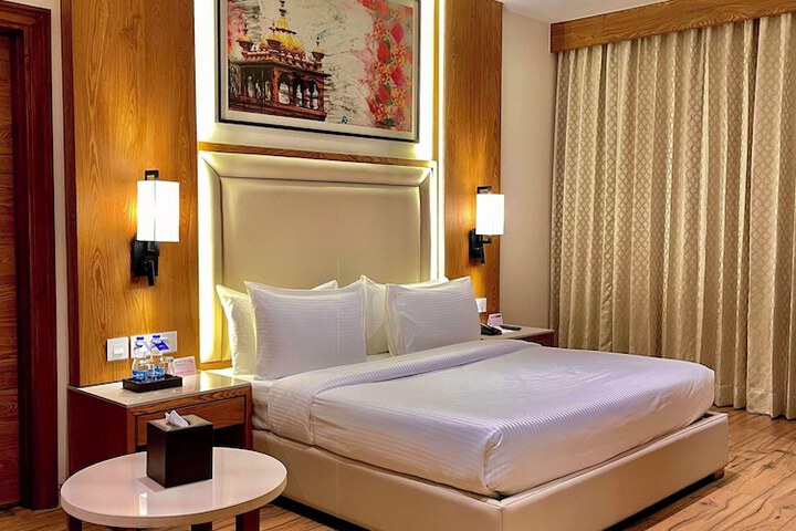 Room 10 of 22