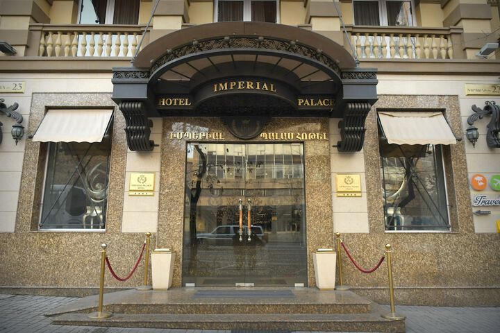 Hotel 74 of 77