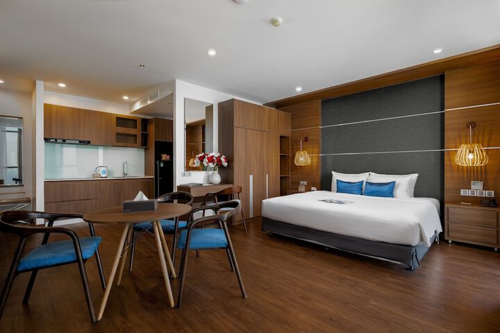 Room 35 of 203