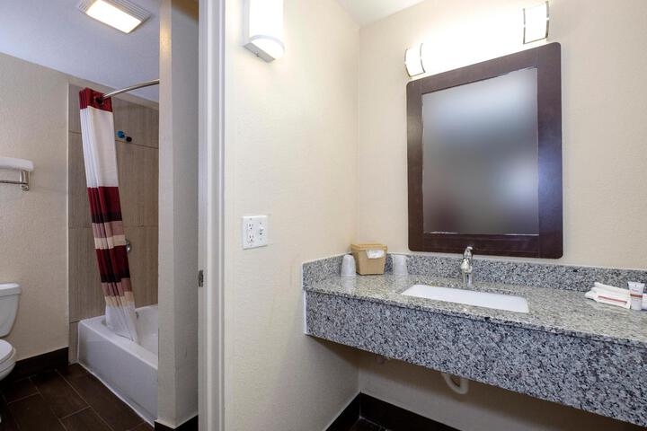 Room 14 of 48